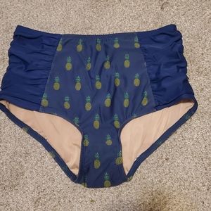 Jessica Rey swim bottoms